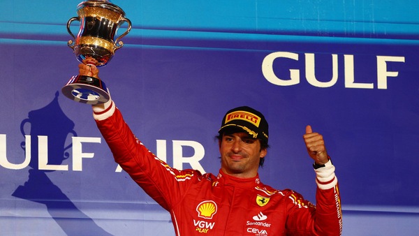 Ma Sainz pensa a Leclerc o al suo futuro? A sé stesso