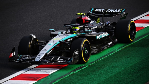 Hamilton, la crisi Mercedes e la Ferrari: "Avete domande migliori?"